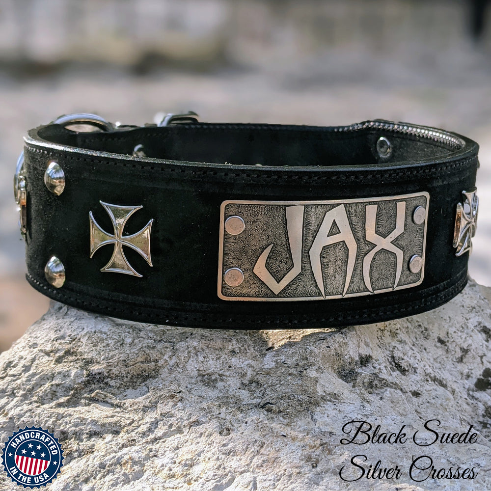 NJ7 - Collar de cuero personalizado para perro de 2,5" con cruces de Malta y tachuelas de hierro